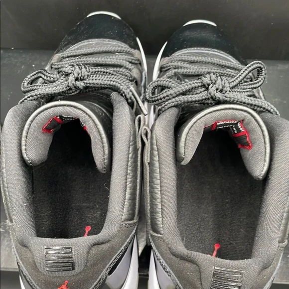 Jordan 11 Retro Low 72-10 - Picture 5 of 8